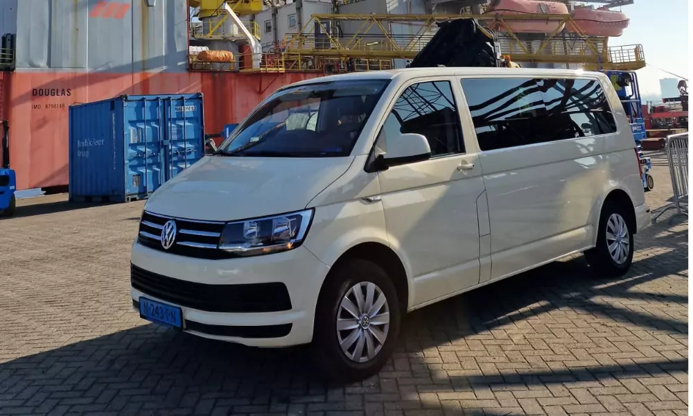 "Luxe taxi bij schip in Spijkenisse voor cruise- of havenvervoer"